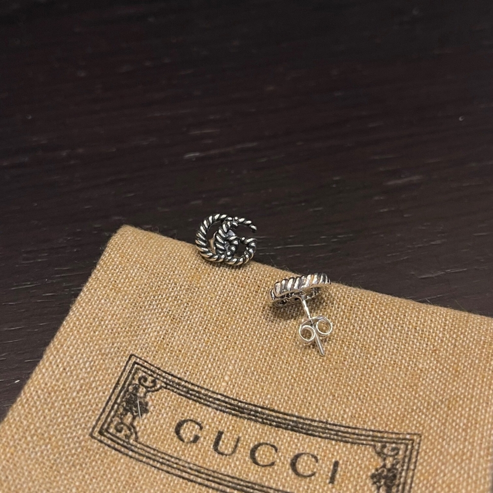 Gucci Threaded Stud Earrings